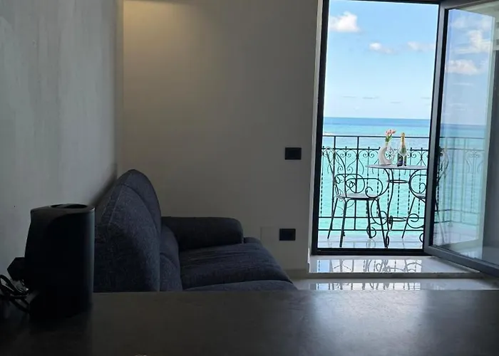 Giudecca Sea View チェファル